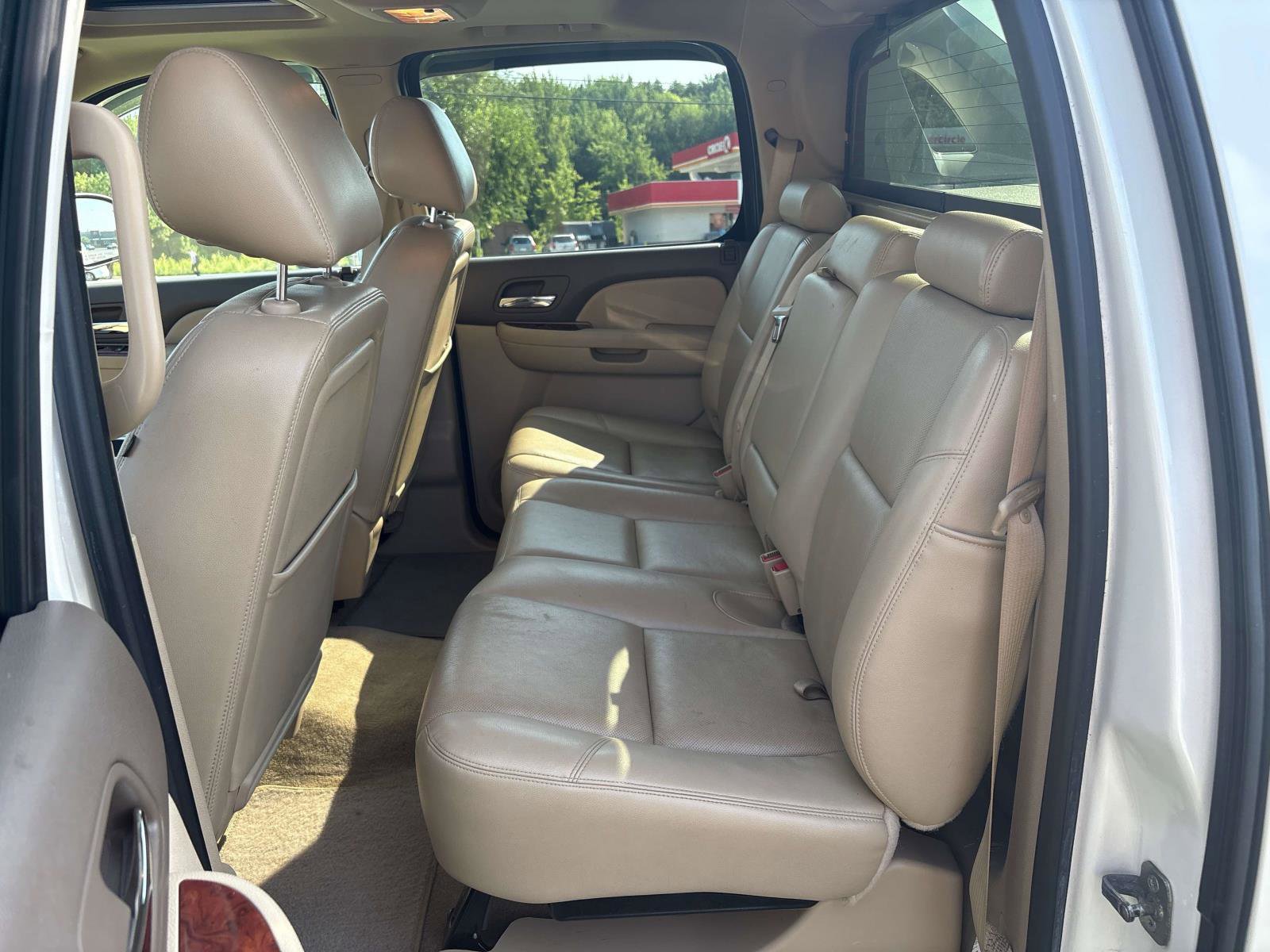 Used 2013 Chevrolet Avalanche LTZ AWD/4WD image 8