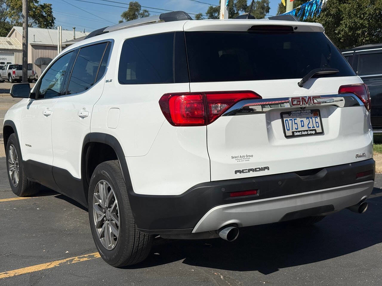 Used 2019 GMC Acadia SLE w/ Driver Alert Package I image 9