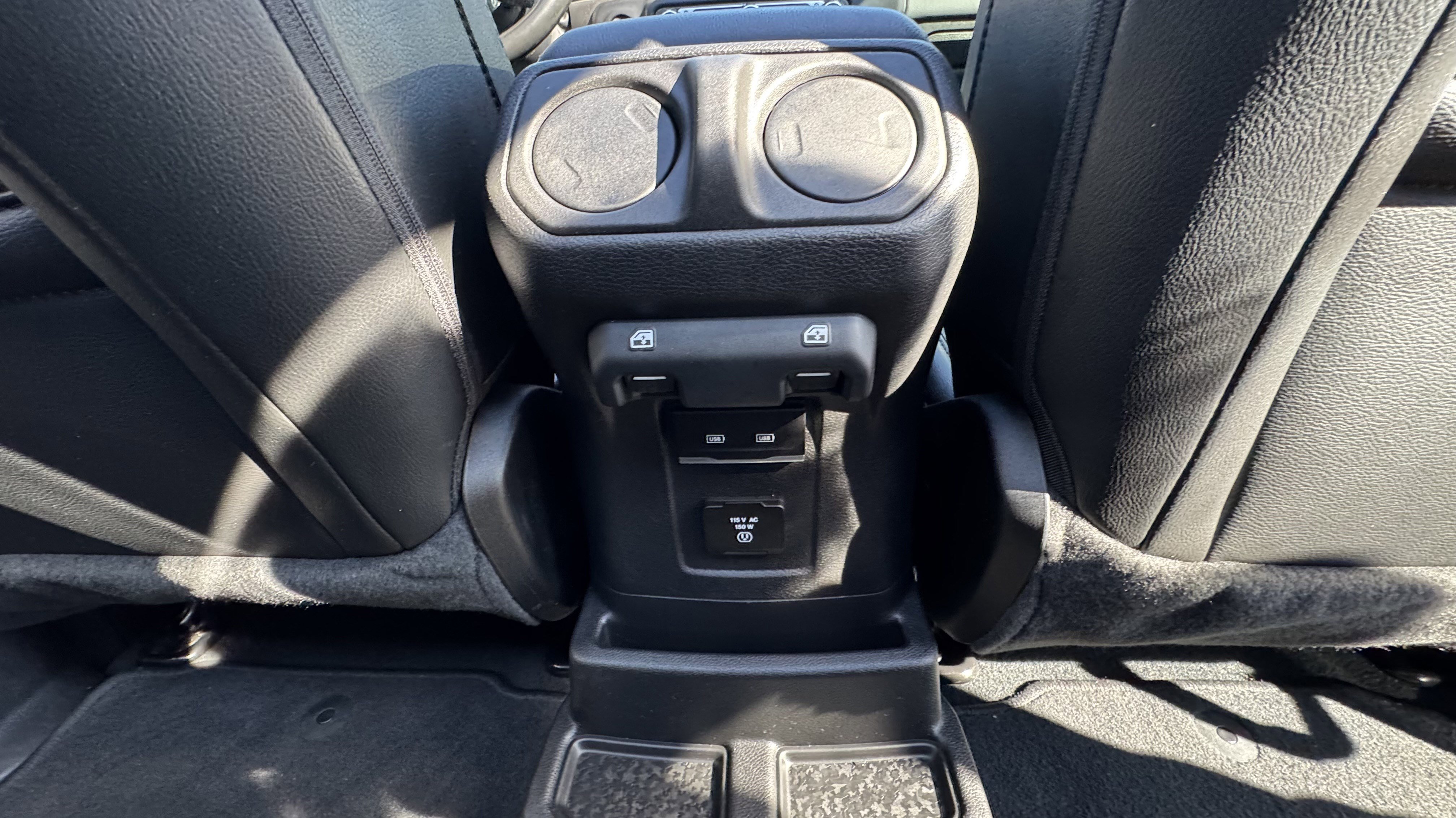 Used 2022 Jeep Wrangler Unlimited Sahara image 14