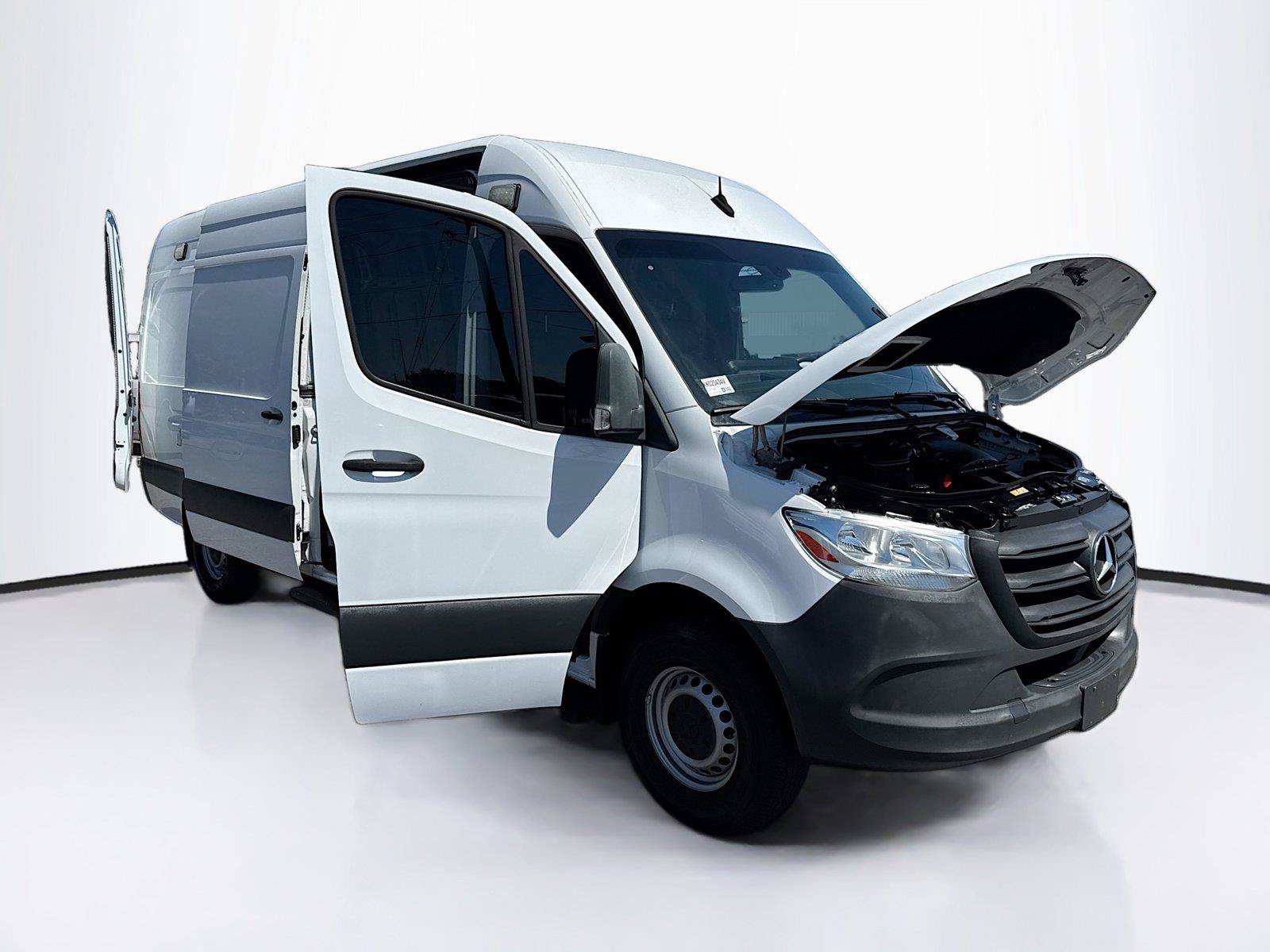 Used 2020 Mercedes-Benz Sprinter 2500 w/ Driver Convenience Package image 32