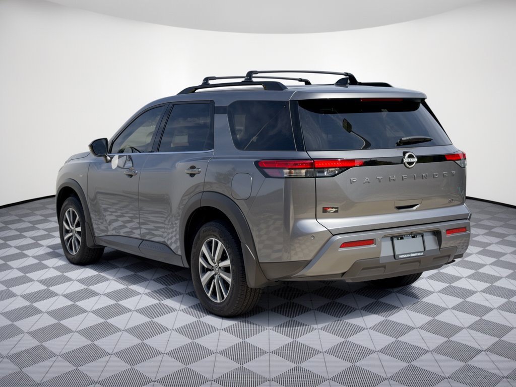 Used 2026 Nissan Pathfinder SL FWD image 3