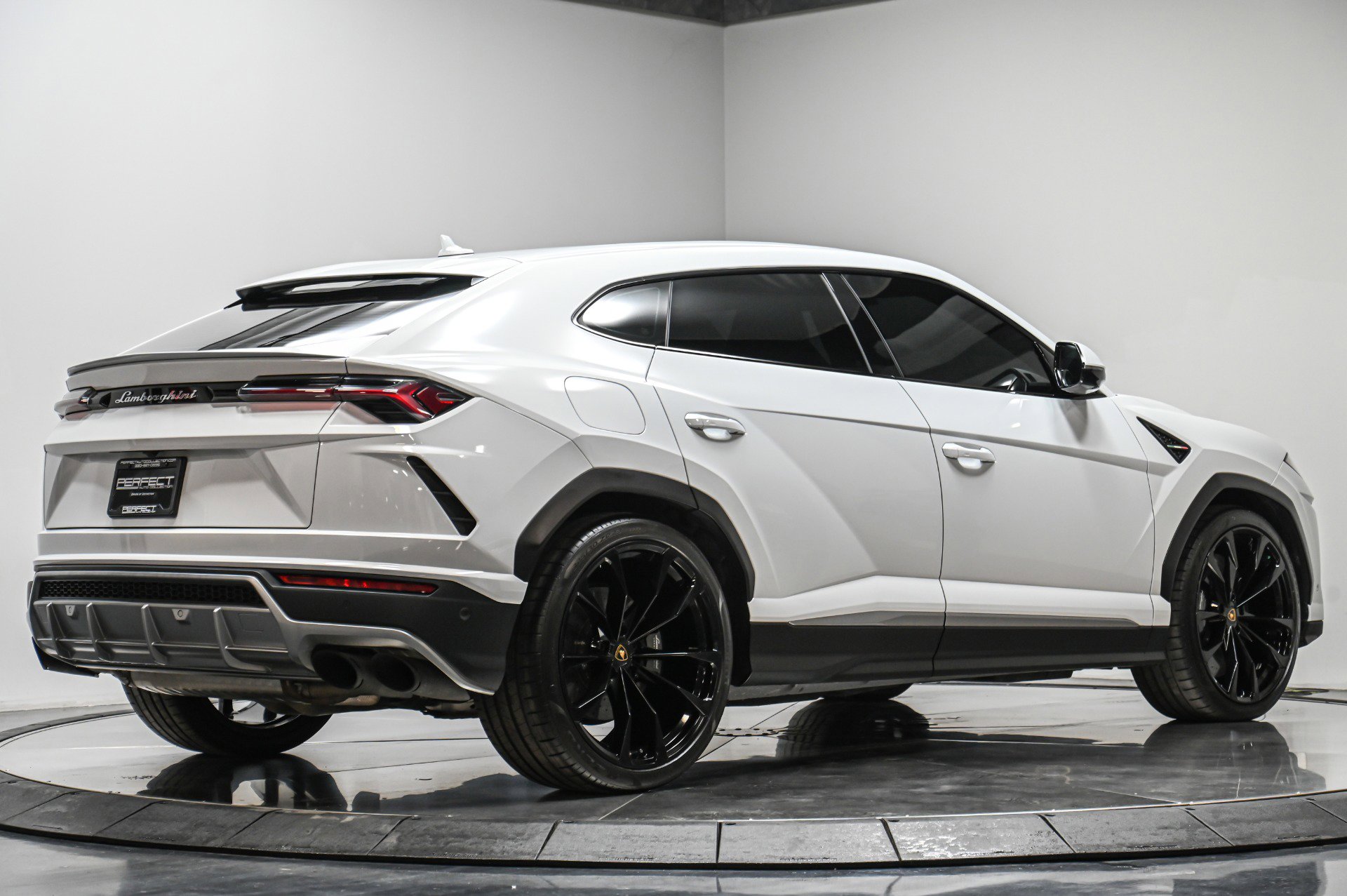 Used 2020 Lamborghini Urus image 11