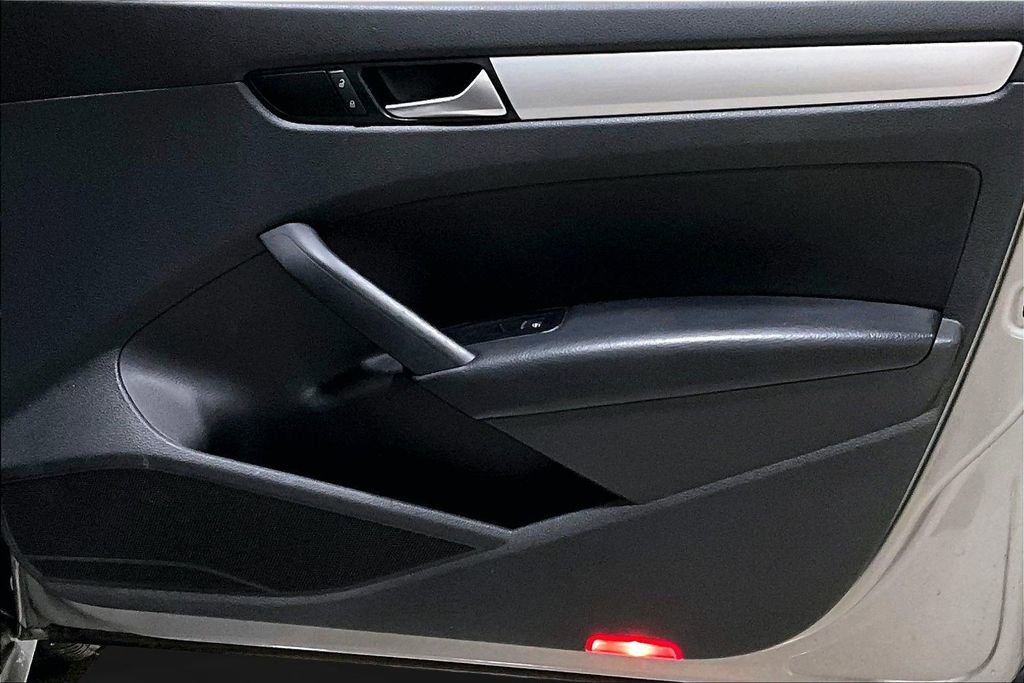 Used 2012 Volkswagen Passat 2.5 SE image 24