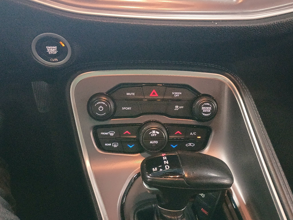 Used 2022 Dodge Challenger SXT RWD image 21