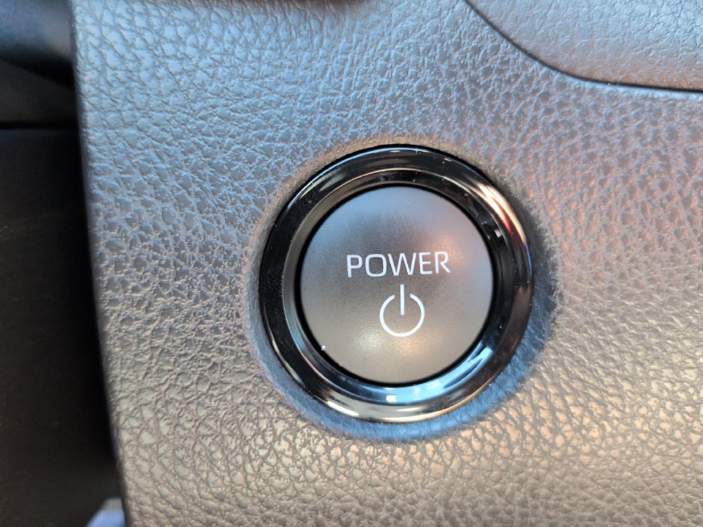 Used 2025 Toyota Camry SE FWD image 17