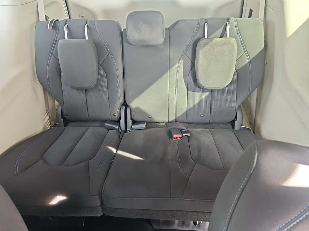 Used 2021 Chrysler Pacifica Touring FWD image 29