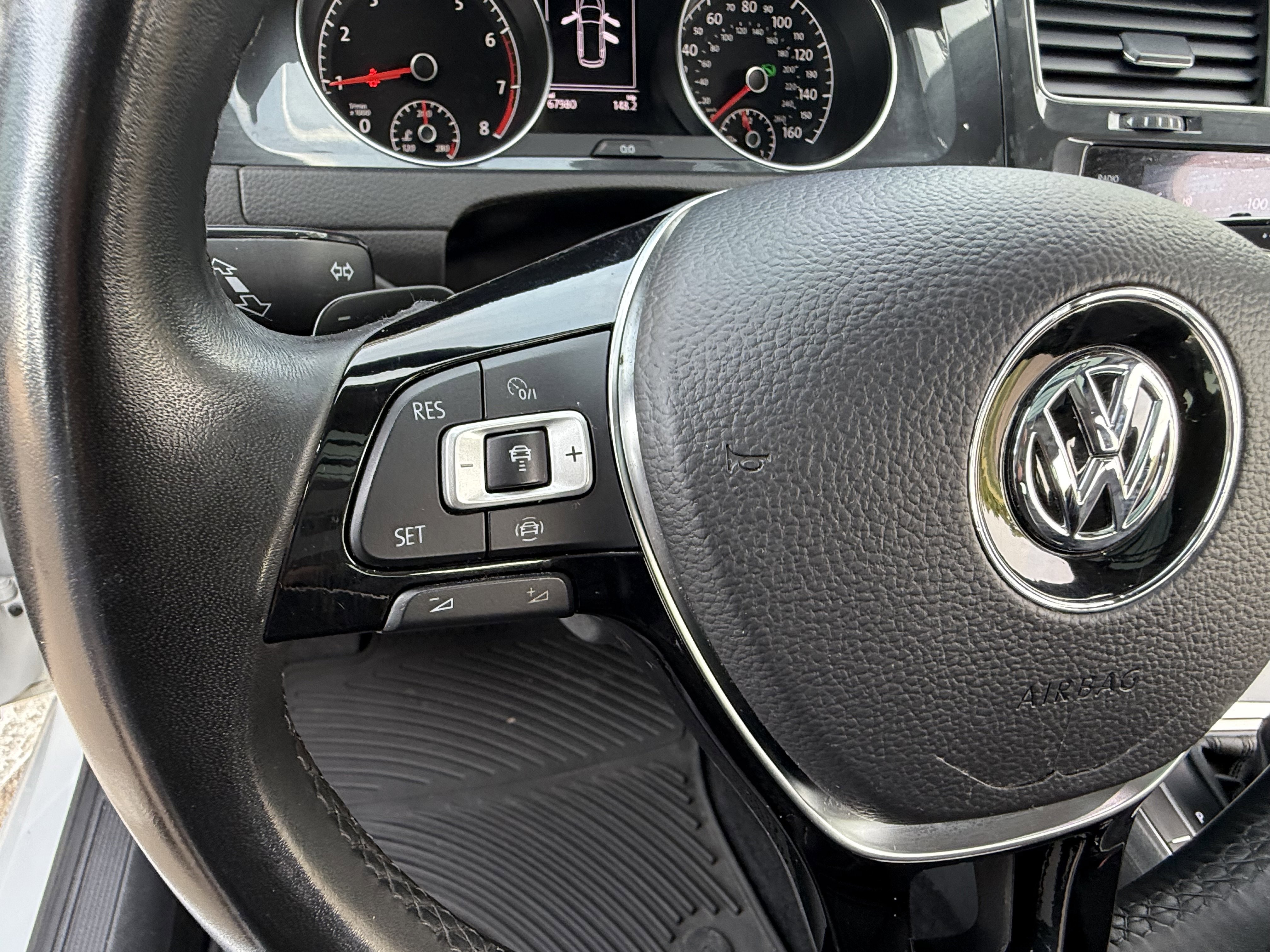 Used 2019 Volkswagen Golf SE image 25