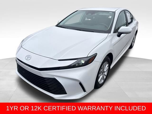 Used 2025 Toyota Camry LE AWD/4WD image 1