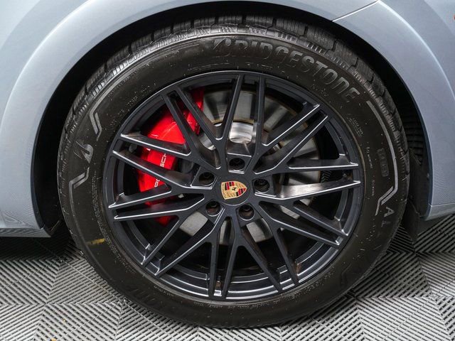 Certified 2025 Porsche Cayenne GTS image 40