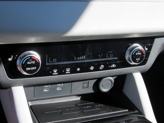 New 2025 Mitsubishi Outlander SE image 22