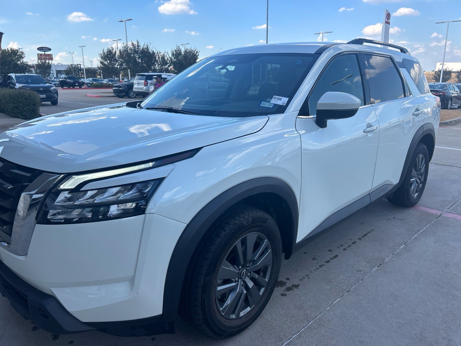Used 2024 Nissan Pathfinder SV FWD image 24