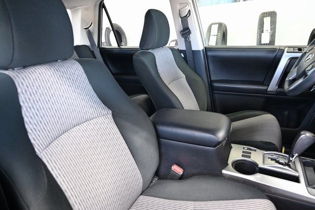 Used 2016 Toyota 4Runner SR5 image 7