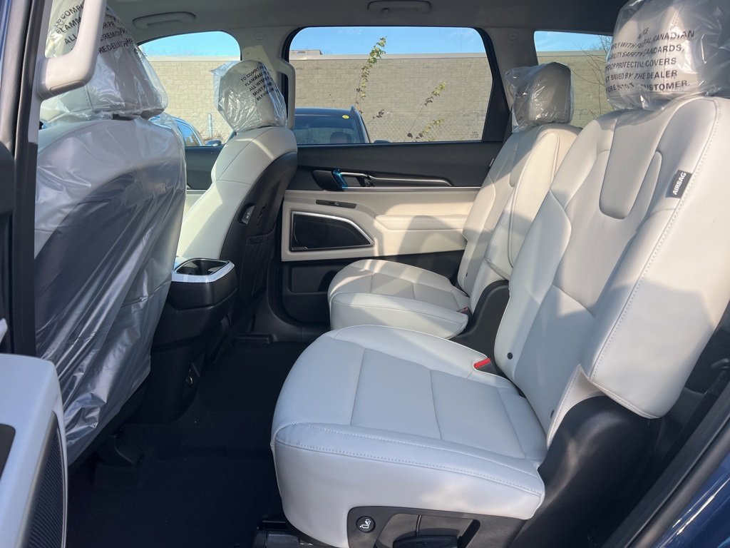 New 2025 Kia Telluride S image 13