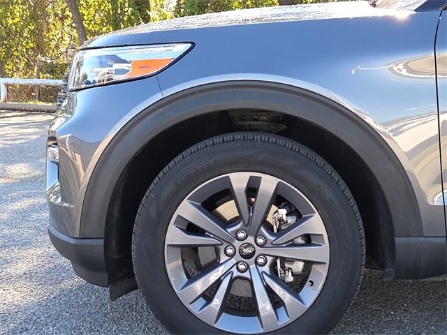 Certified 2022 Ford Explorer XLT w/ Equipment Group 202A image 5