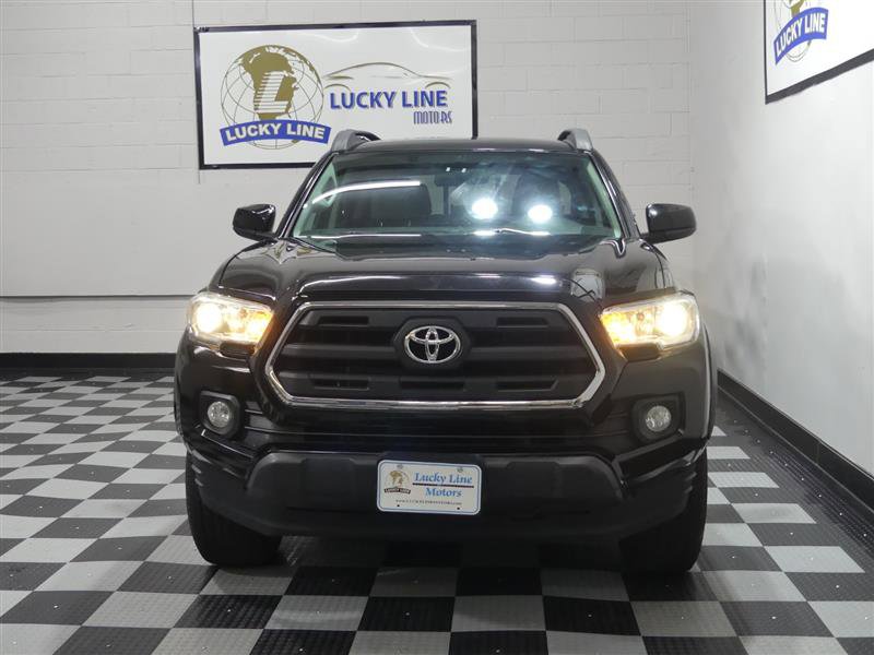 Used 2016 Toyota Tacoma SR5 w/ SR5 Appearance Package (SN) image 2