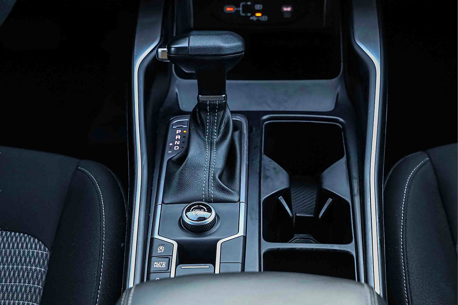Certified 2024 Kia Sorento LX FWD image 14