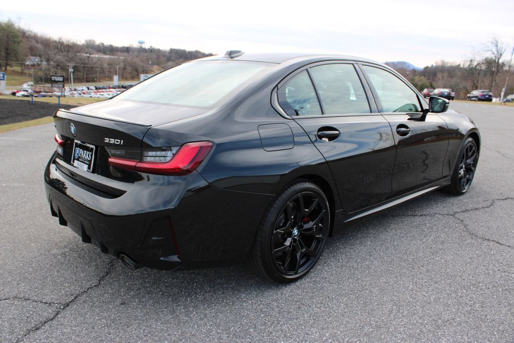 New 2026 BMW 330i xDrive Sedan w/ M Sport Package AWD/4WD image 8