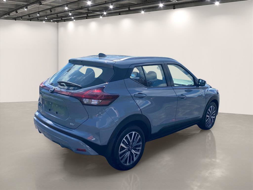 Used 2022 Nissan Kicks SV FWD image 3