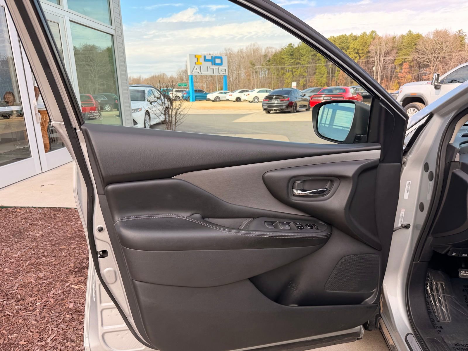 Used 2019 Nissan Murano S image 9