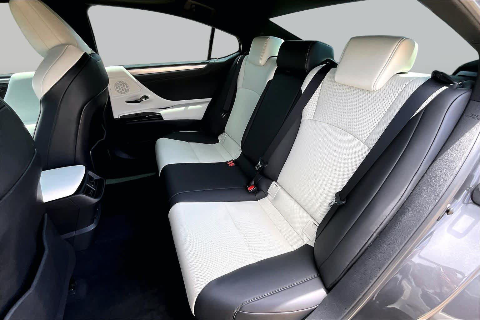 Used 2024 Lexus ES 350 F Sport w/ Accessory Package (Z2) FWD image 21