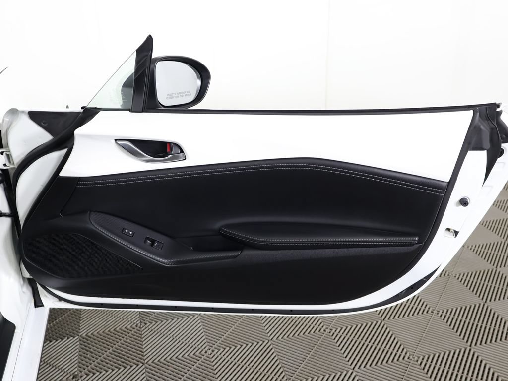 Used 2020 MAZDA MX-5 Miata RF 100th Anniversary RWD image 22