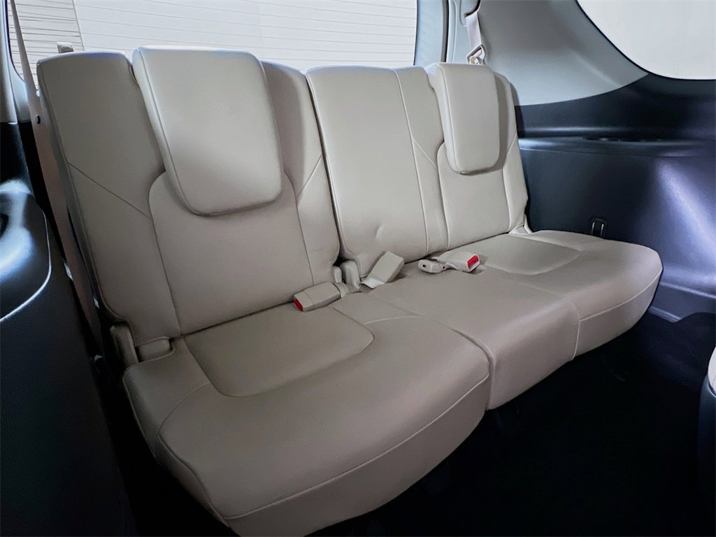 Used 2024 Nissan Armada SL w/ Captain's Chairs Package image 28