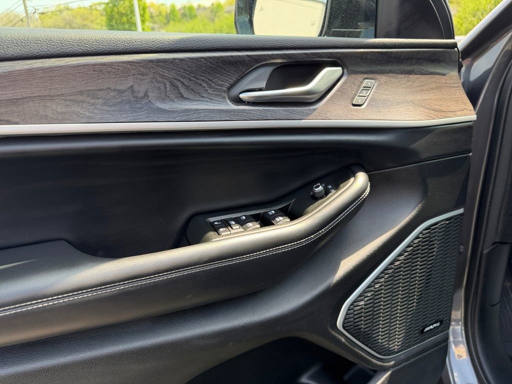 Certified 2021 Jeep Grand Cherokee L Limited image 11