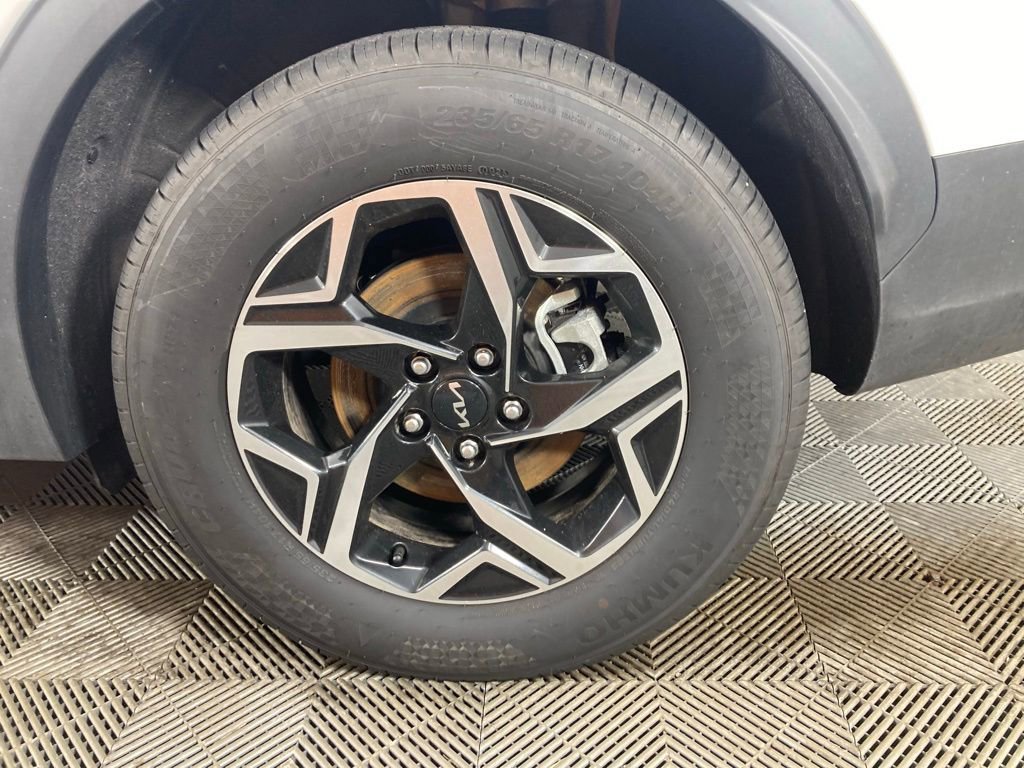 Certified 2025 Kia Sportage LX AWD/4WD image 22