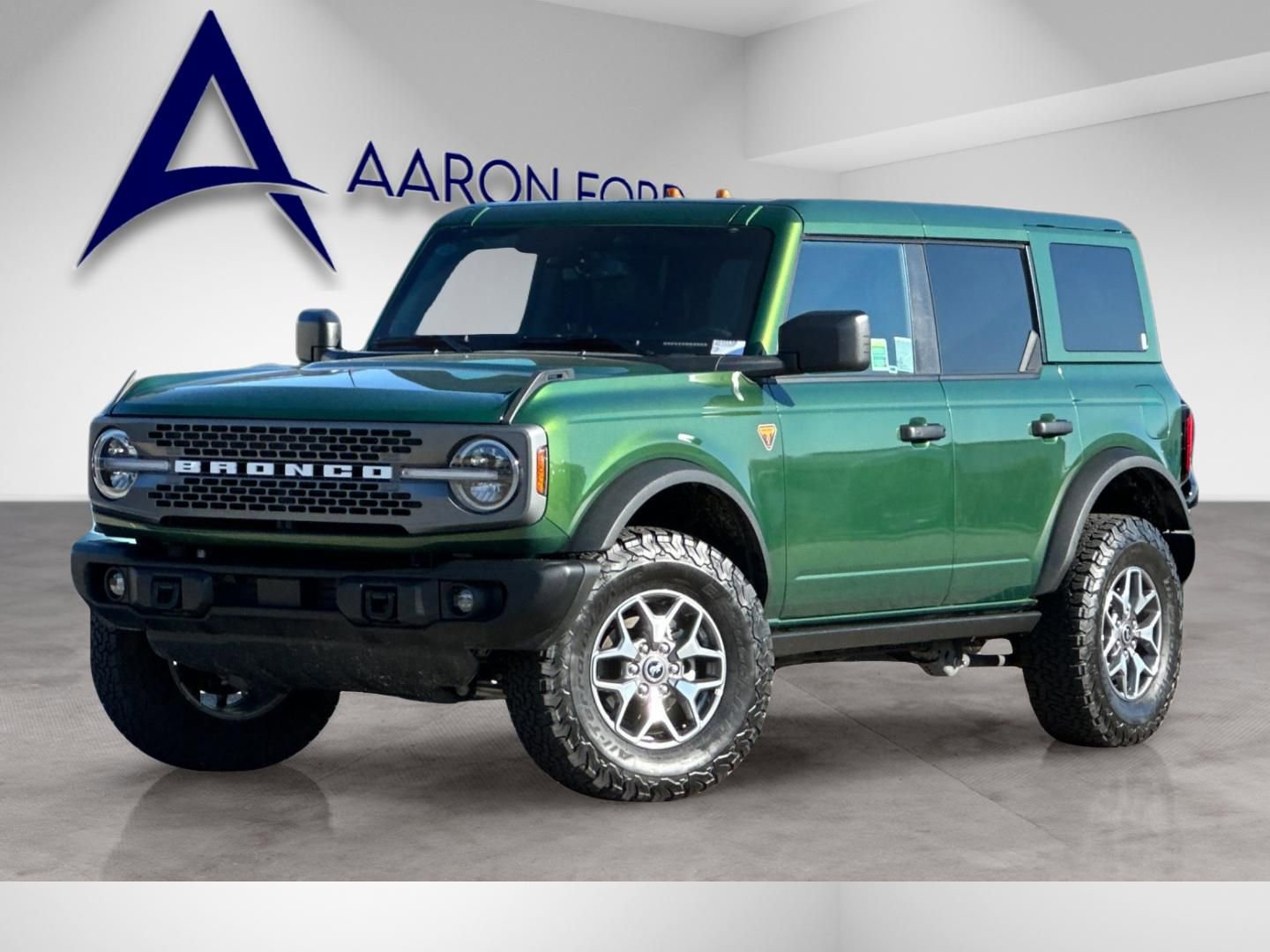 Used 2025 Ford Bronco Badlands image 2