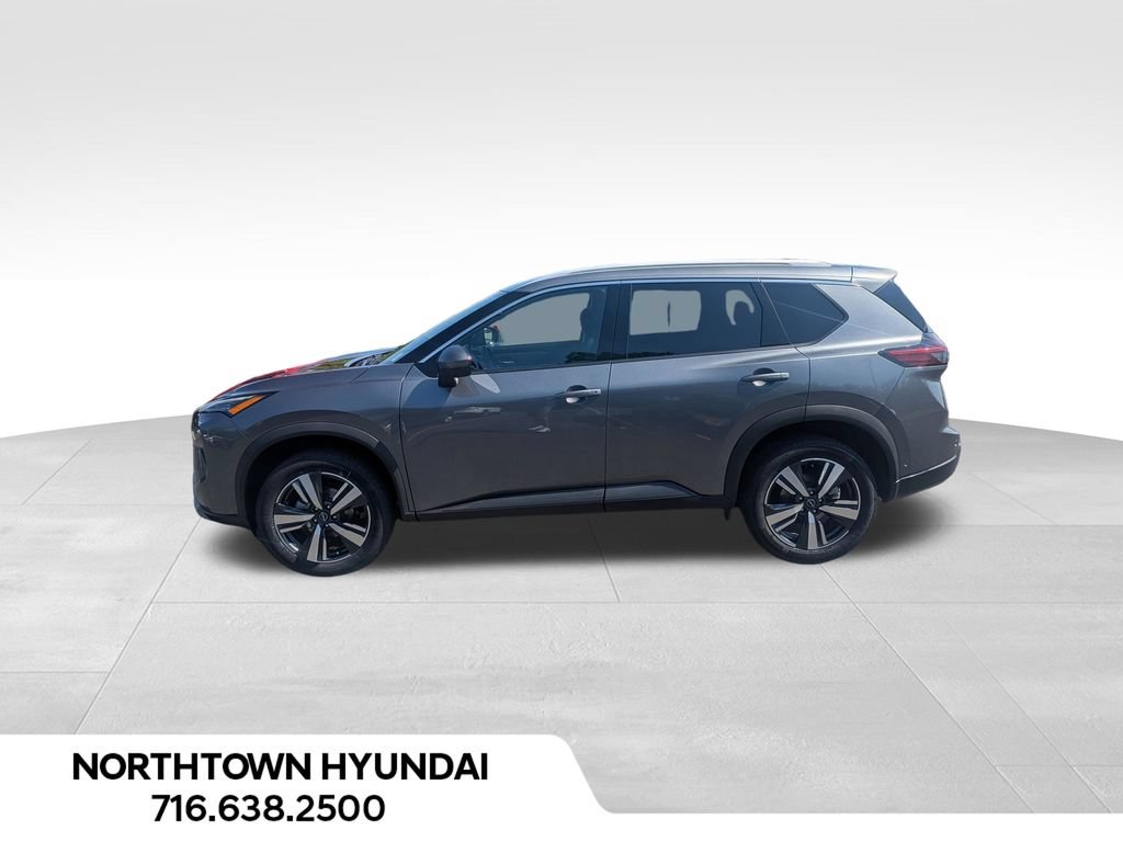 Used 2026 Nissan Rogue SL AWD/4WD image 2