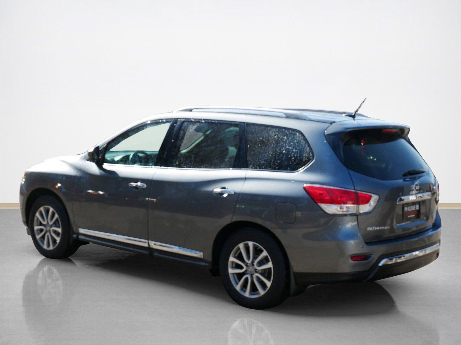 Used 2015 Nissan Pathfinder SL image 5