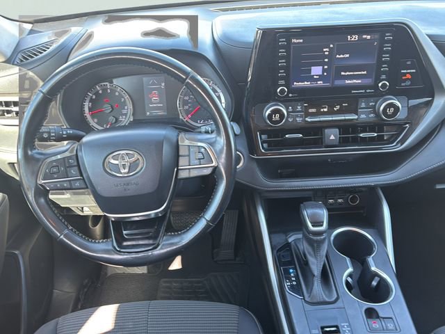 Used 2020 Toyota Highlander LE image 20