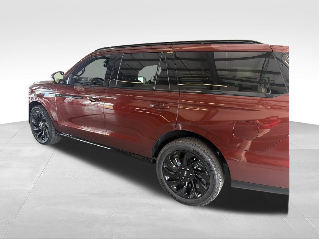 New 2027 Lincoln Navigator Reserve w/ Jet Appearance Package AWD/4WD image 3