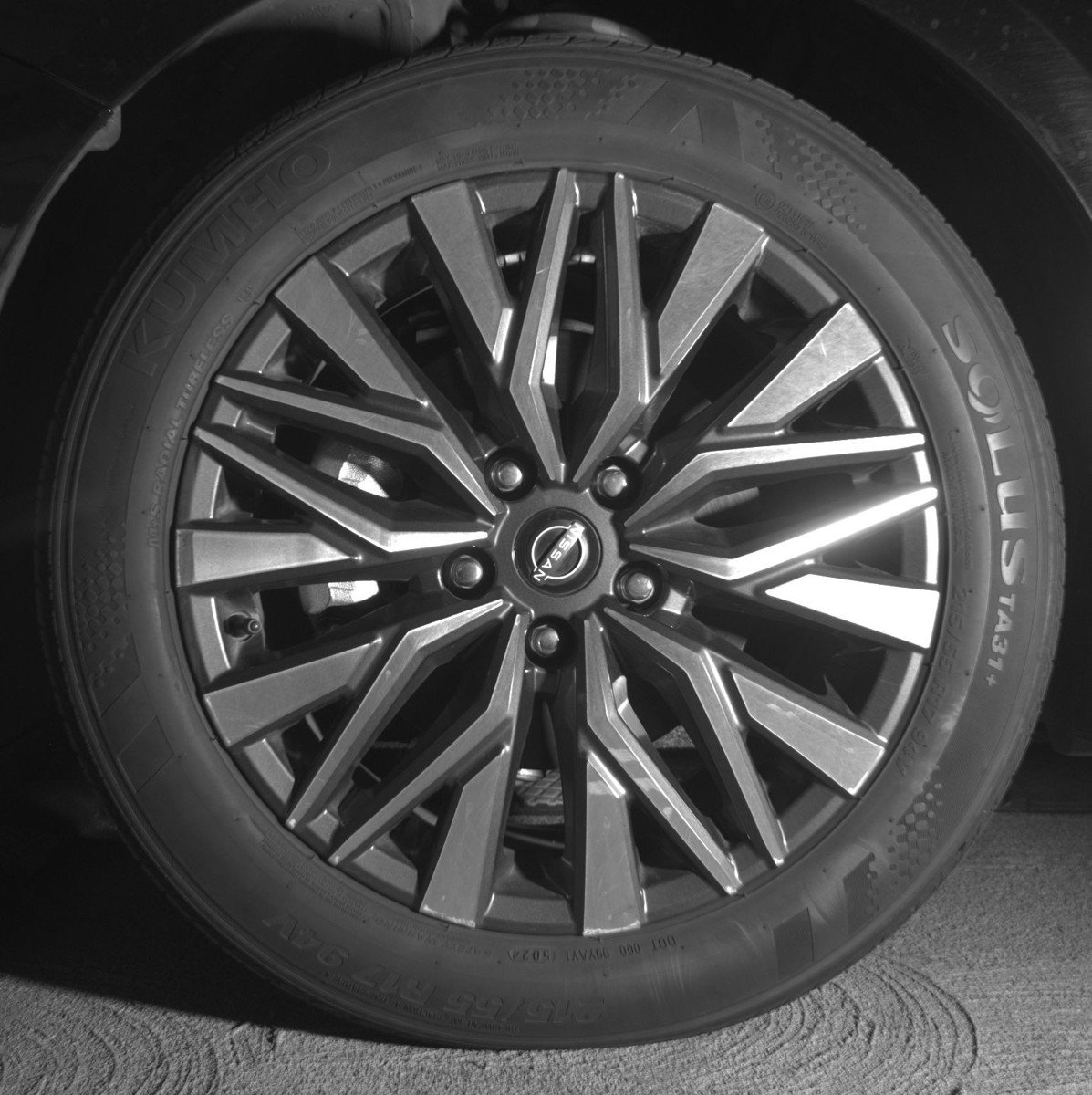 Used 2025 Nissan Altima 2.5 SV FWD image 12