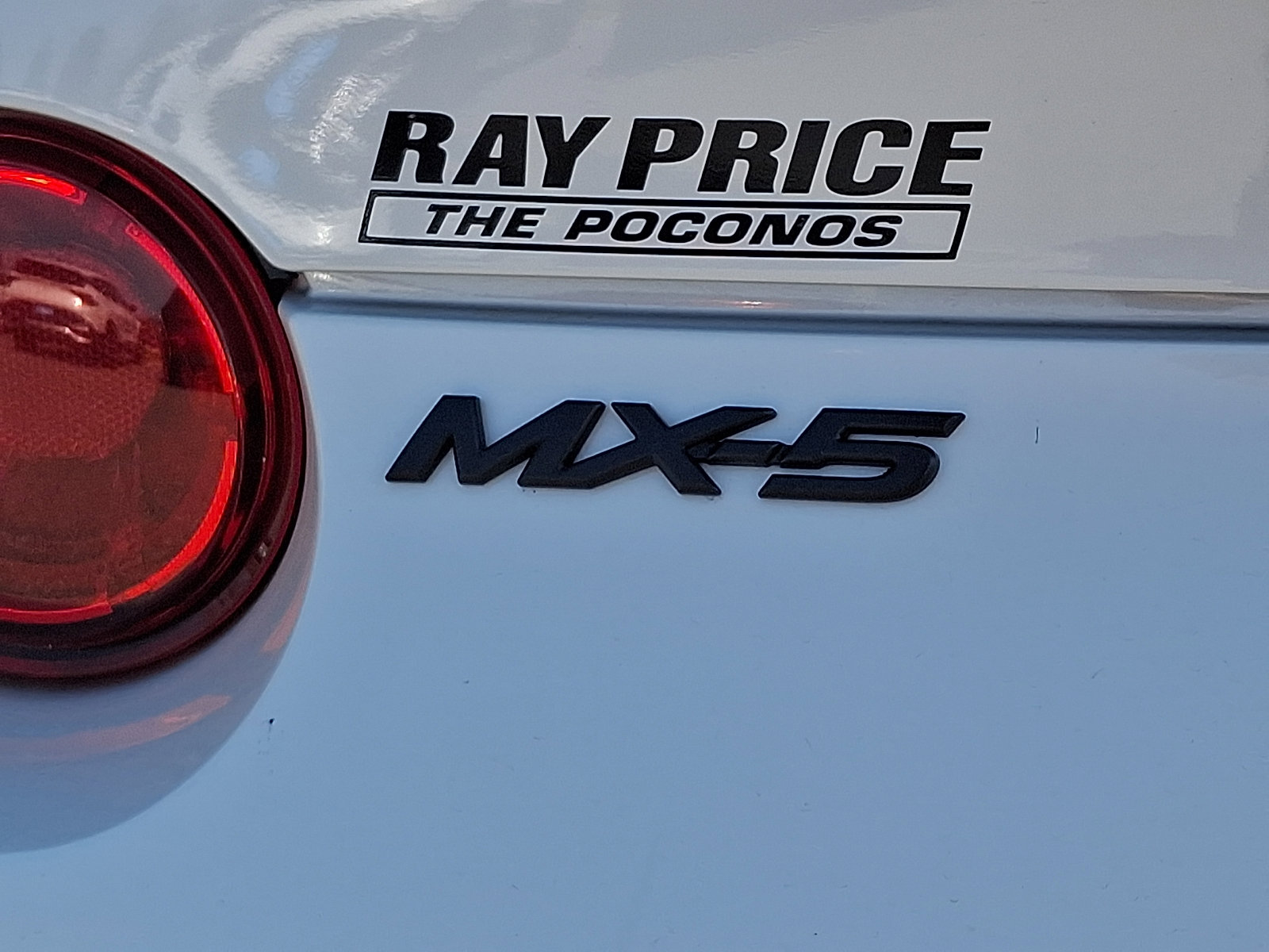 Used 2018 MAZDA MX-5 Miata RF Grand Touring RWD image 30