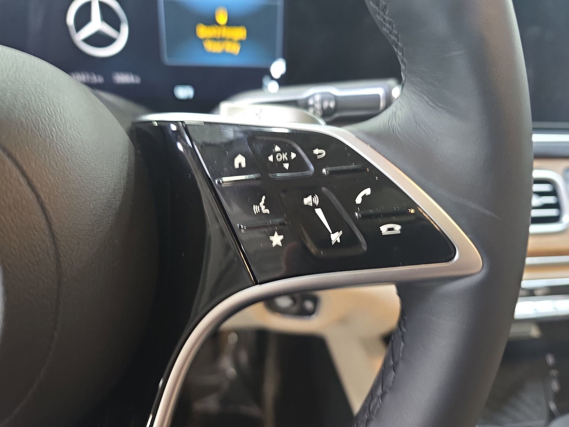 Certified 2026 Mercedes-Benz GLE 450 4MATIC image 18