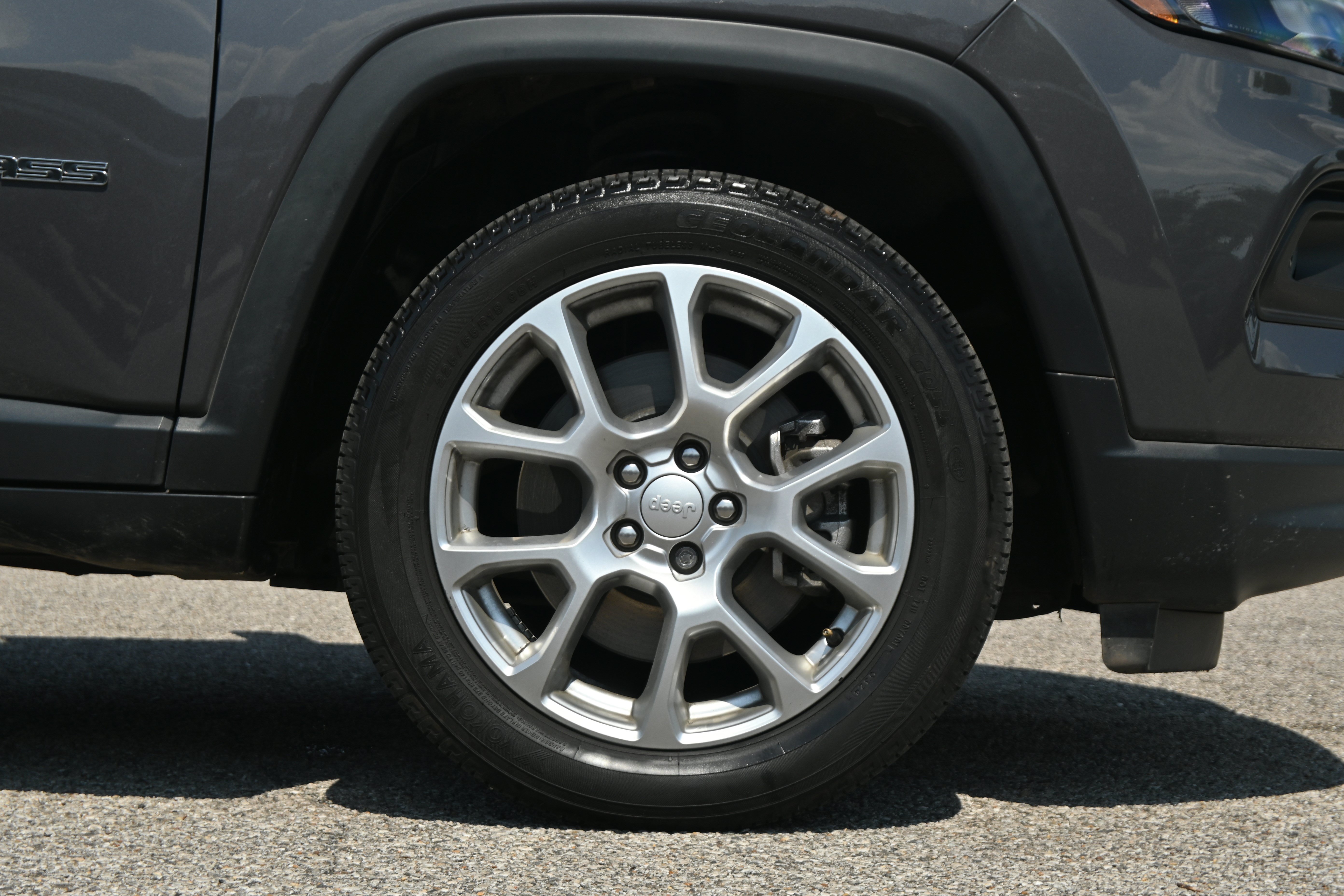 Used 2024 Jeep Compass Latitude AWD/4WD image 13