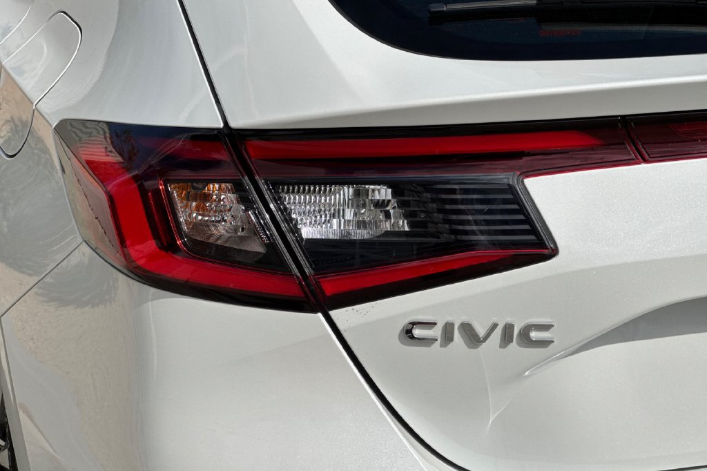 Certified 2024 Honda Civic EX-L image 32
