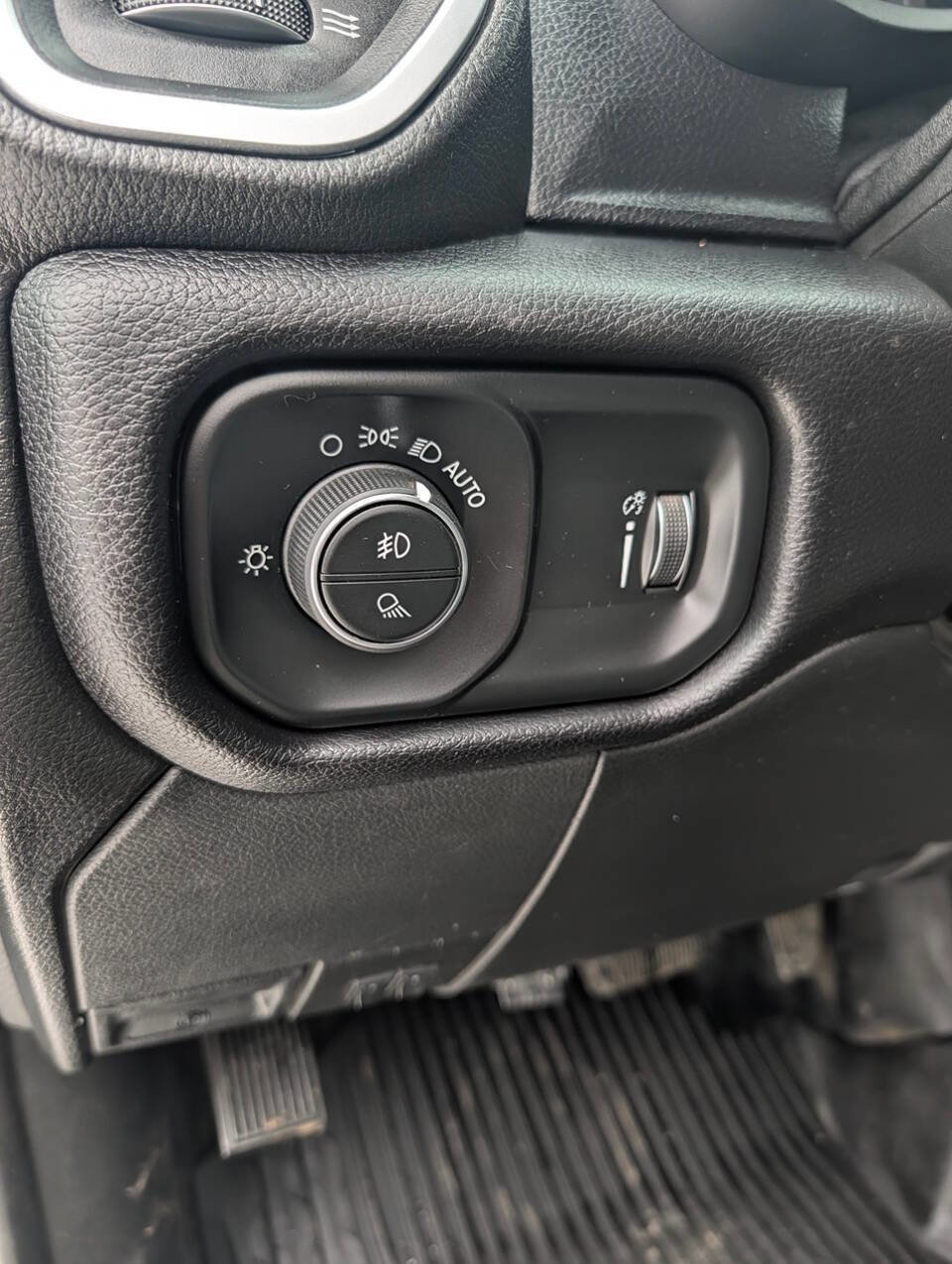 Used 2021 RAM 2500 Big Horn w/ Level 1 Equipment Group image 24