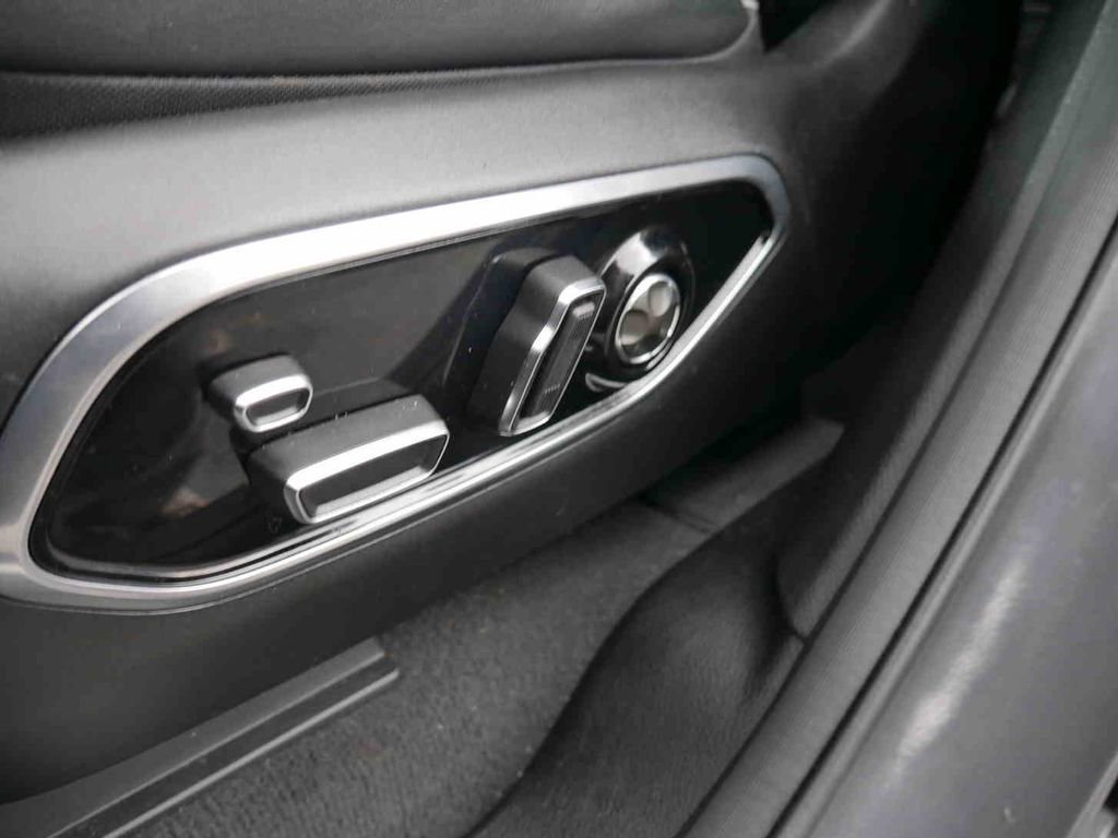Used 2023 Jeep Grand Cherokee Summit w/ Adv Protech Group IV AWD/4WD image 25