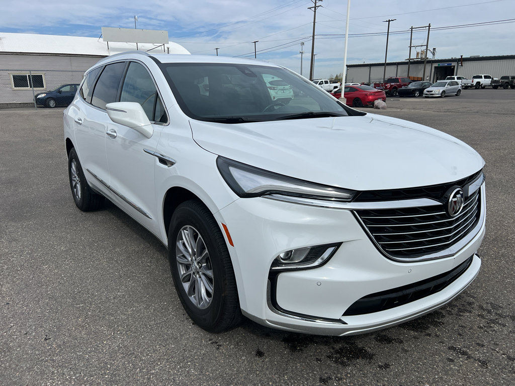 Used 2024 Buick Enclave Essence AWD/4WD image 7