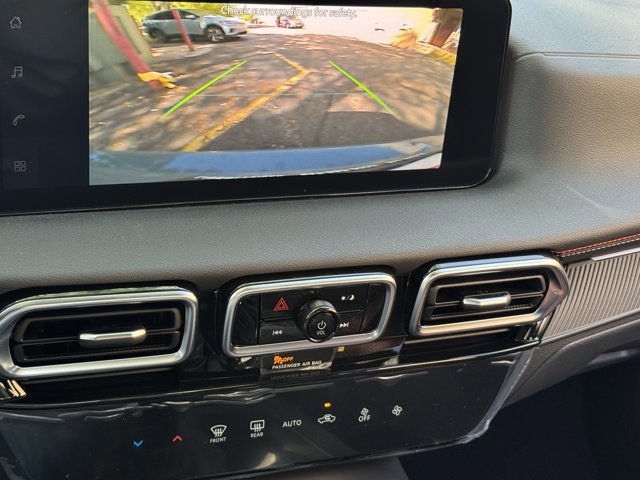 New 2026 Nissan Sentra SR w/ Floor Mat Package FWD image 15