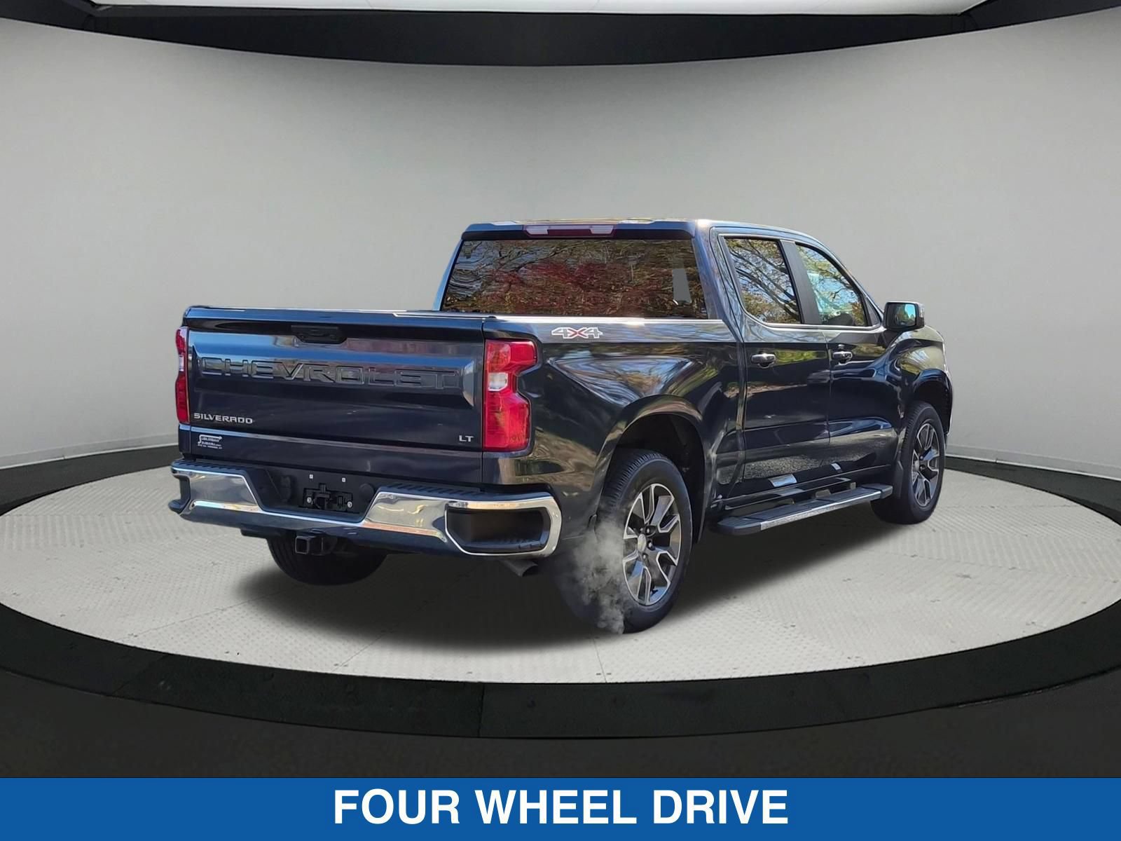 Used 2023 Chevrolet Silverado 1500 LT AWD/4WD image 4