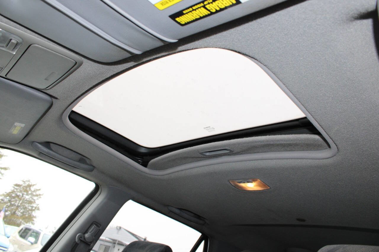 Used 2004 Honda CR-V EX image 17