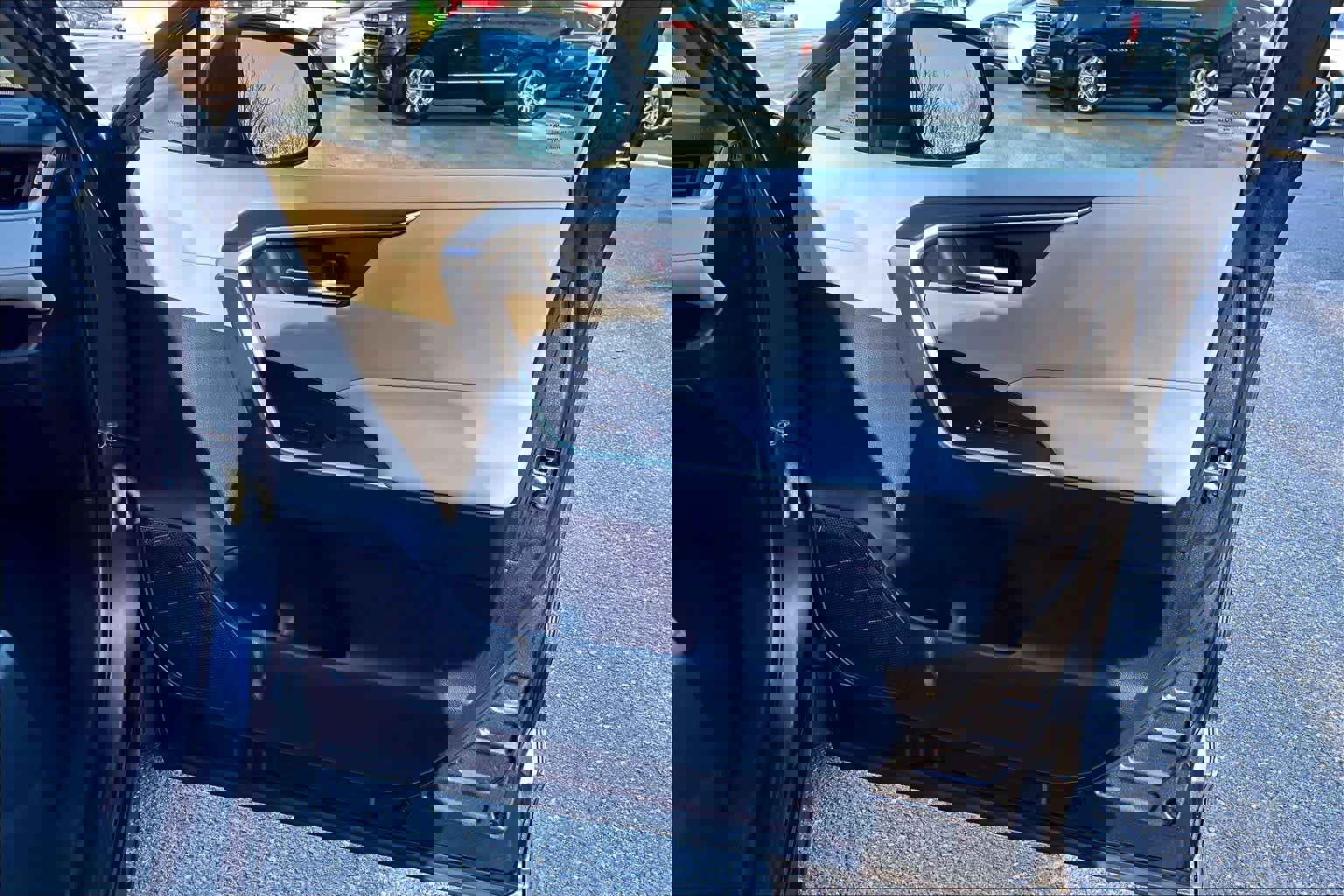 Used 2020 Toyota RAV4 XLE w/ Convenience Package AWD/4WD image 22