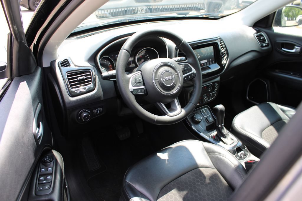 Used 2021 Jeep Compass Latitude w/ Sun and Sound Group AWD/4WD image 13