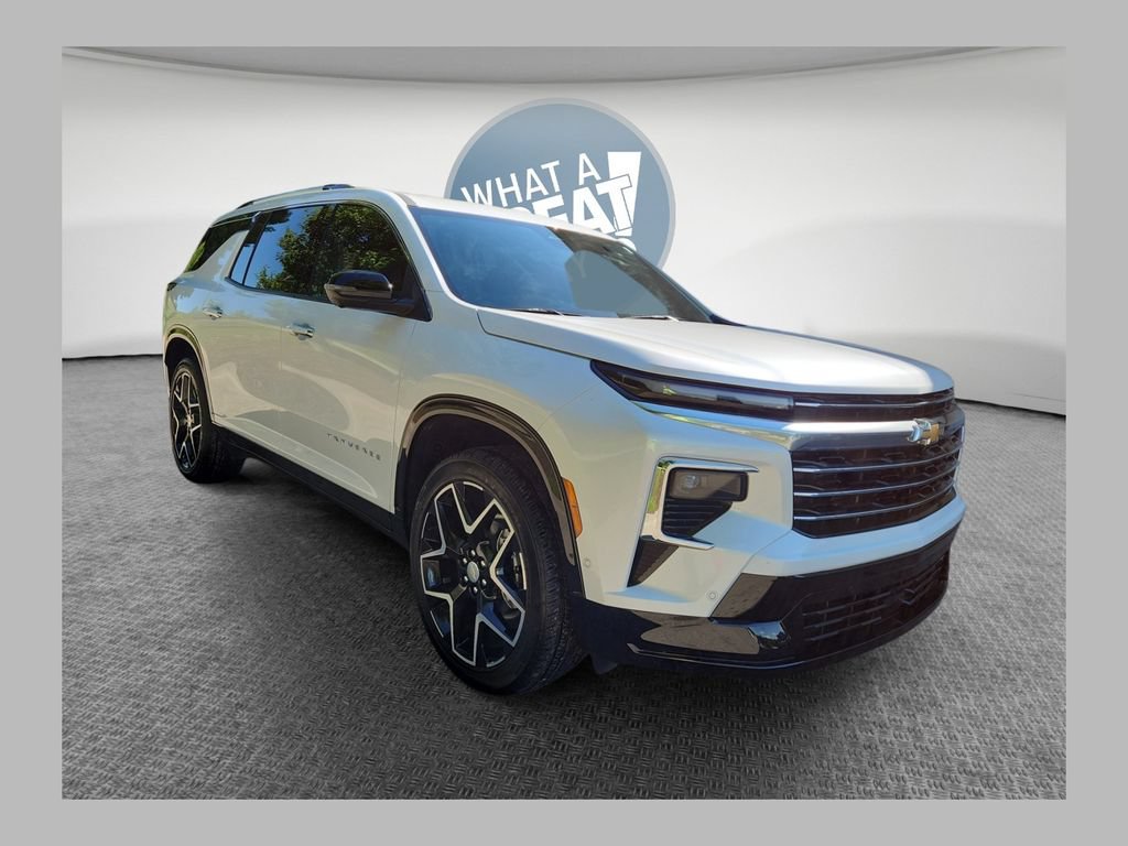 Used 2025 Chevrolet Traverse High Country w/ LPO, Floor Liner Package AWD/4WD image 1