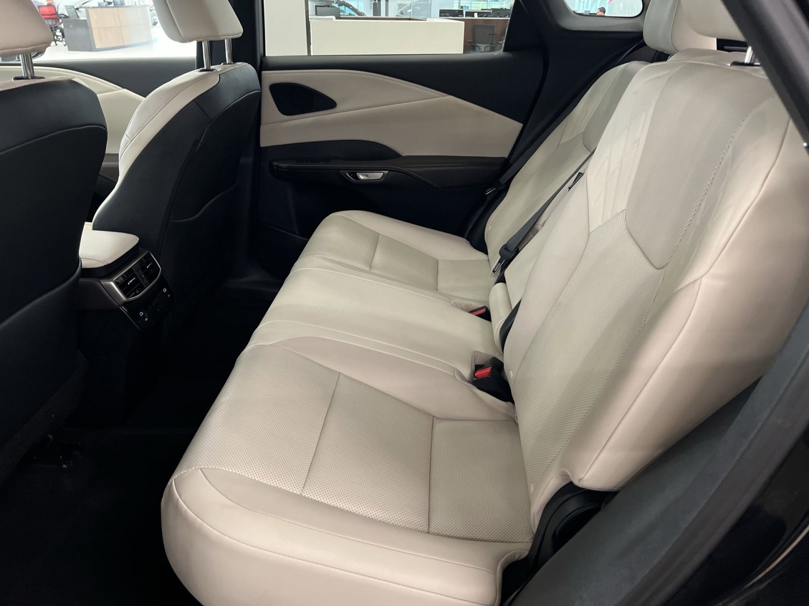 Used 2024 Lexus RX 350 Premium image 25