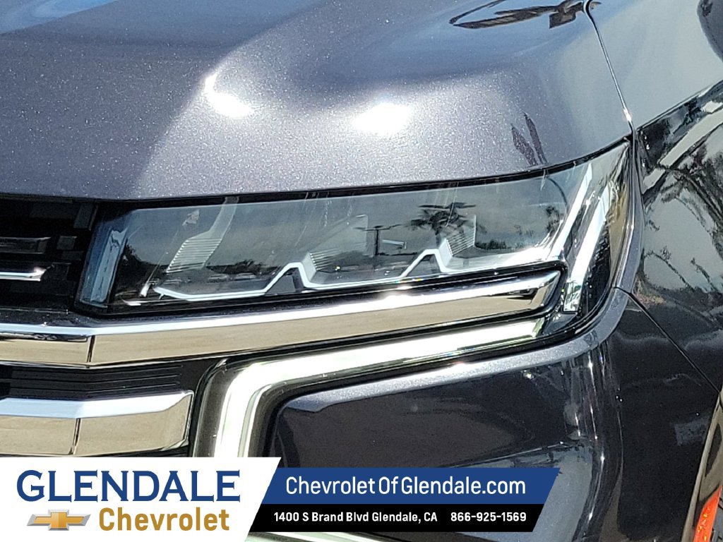Used 2022 Chevrolet Suburban LT RWD image 17