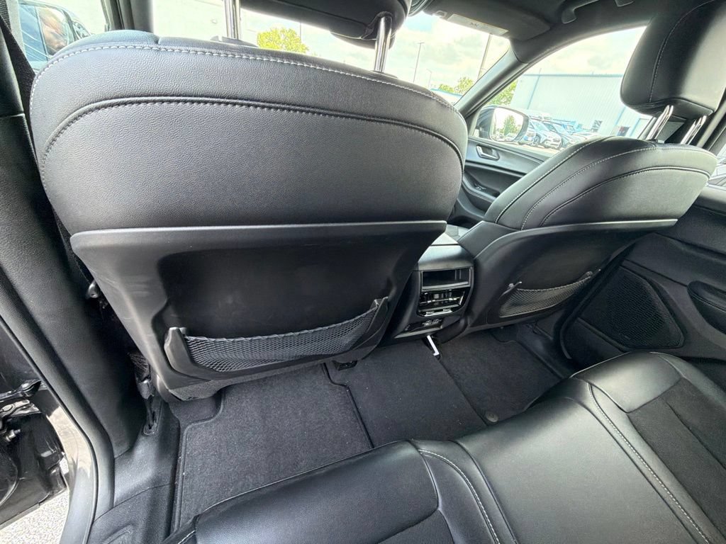Used 2024 Jeep Grand Cherokee Laredo AWD/4WD image 11